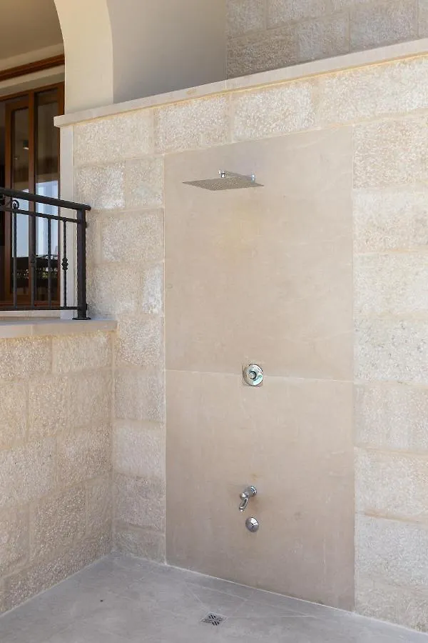 Beachfront Villa Armeria With Pool Kastela