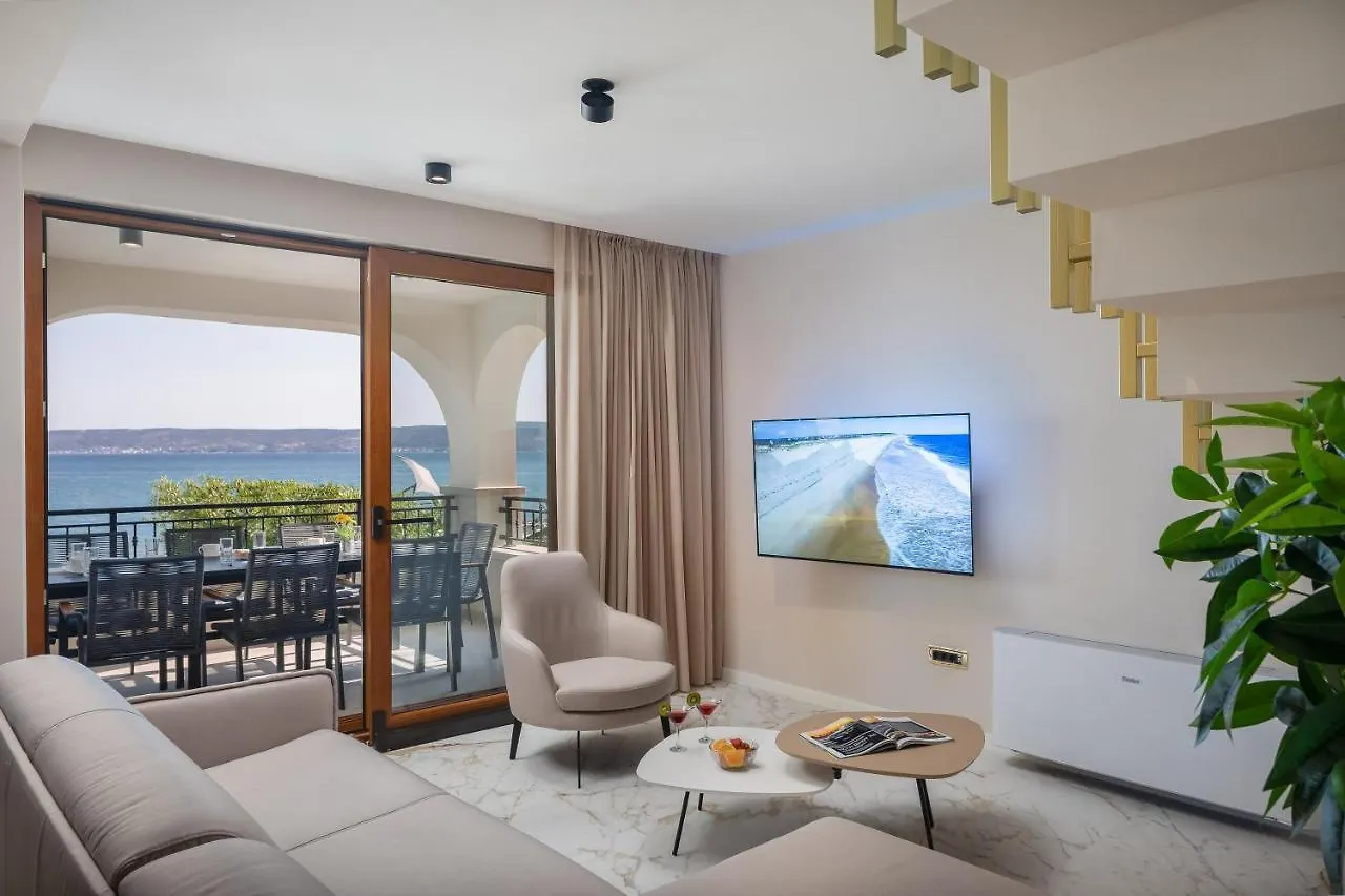 Beachfront Villa Armeria With Pool Kastela
