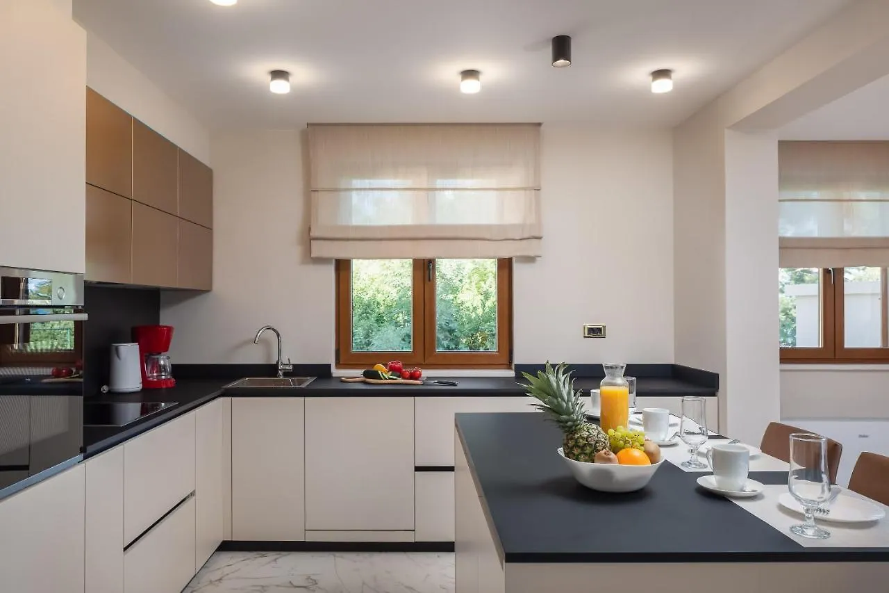 Beachfront Villa Armeria With Pool Kastela Croatia