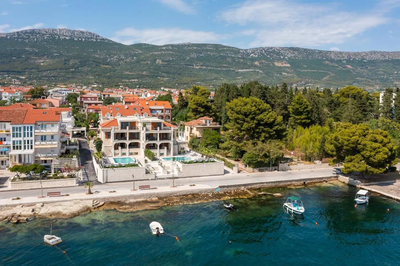 Beachfront Villa Armeria With Pool Kastela