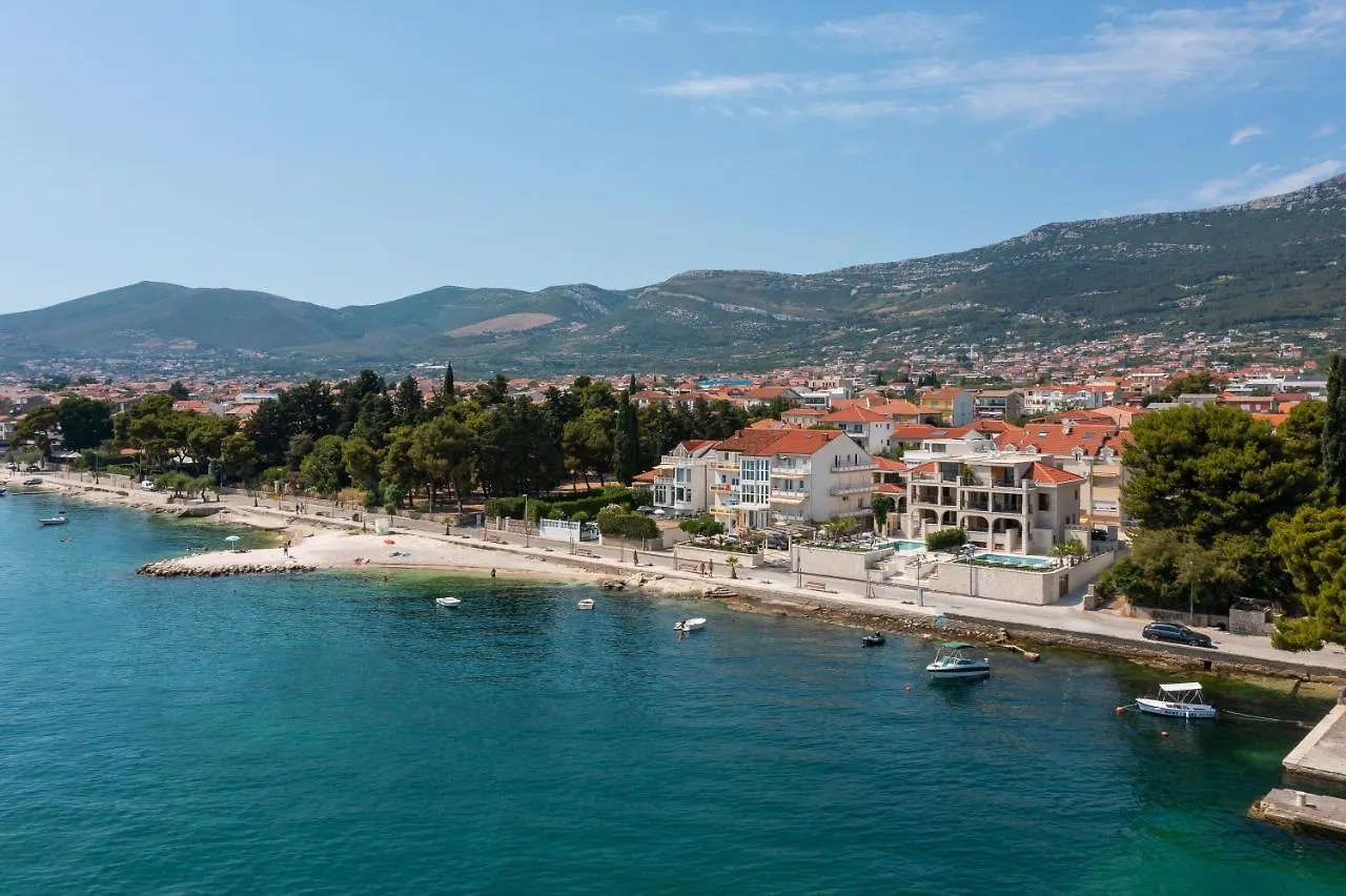 Beachfront Villa Armeria With Pool Kastela