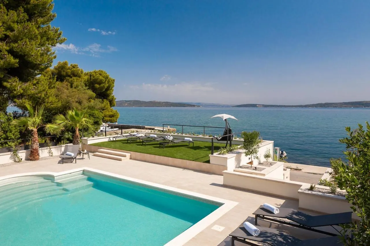 Beachfront Villa Armeria With Pool Kastela